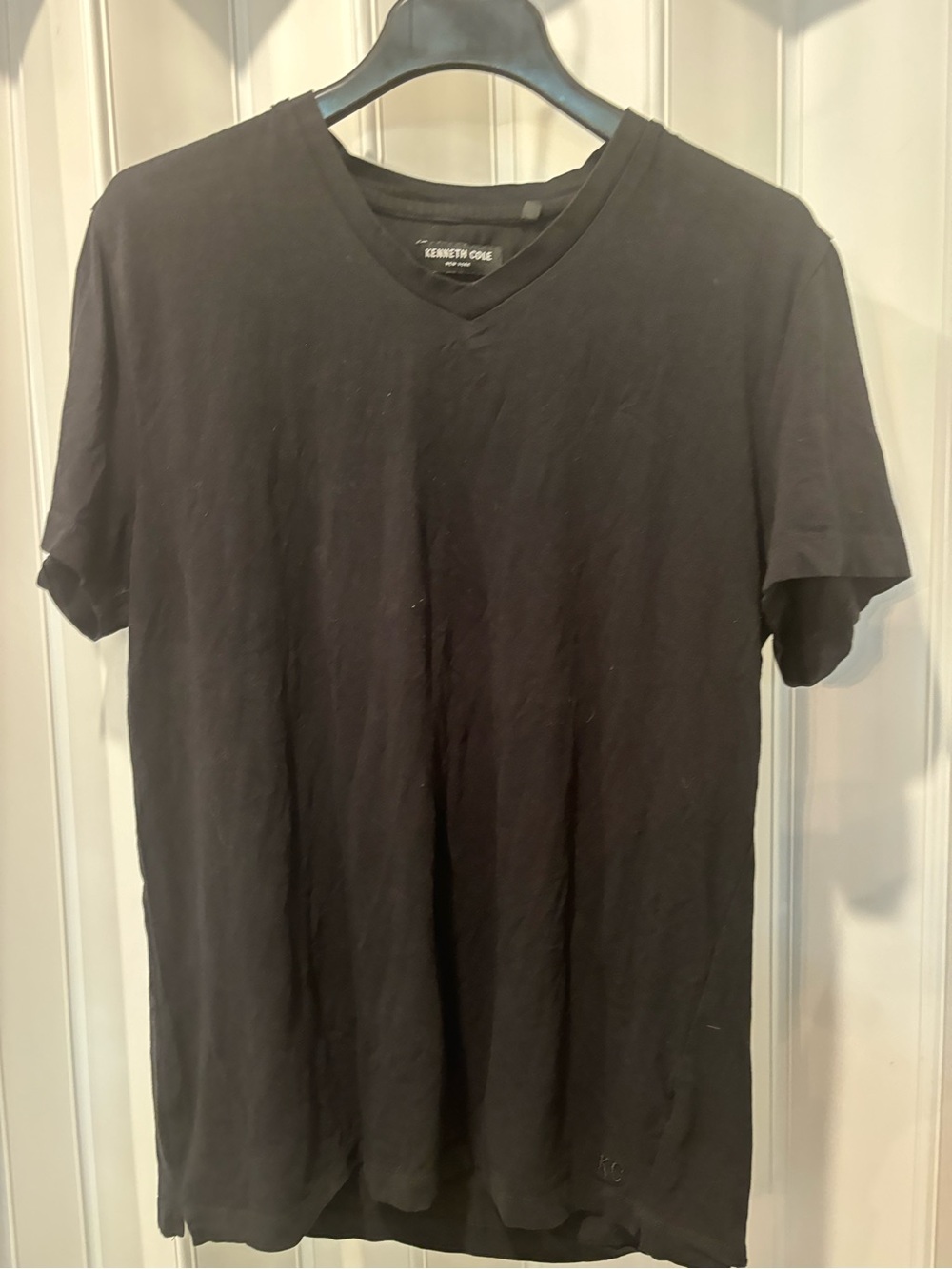 Kenneth Cole Men's Black V-Neck T-Shirt Size Large